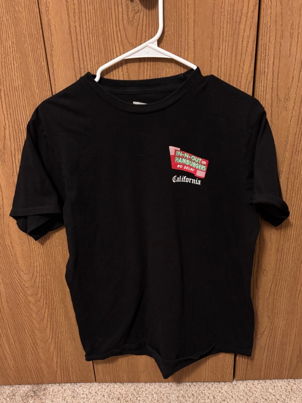 Vintage men’s In-N-Out Burgers California Black Logo Tee